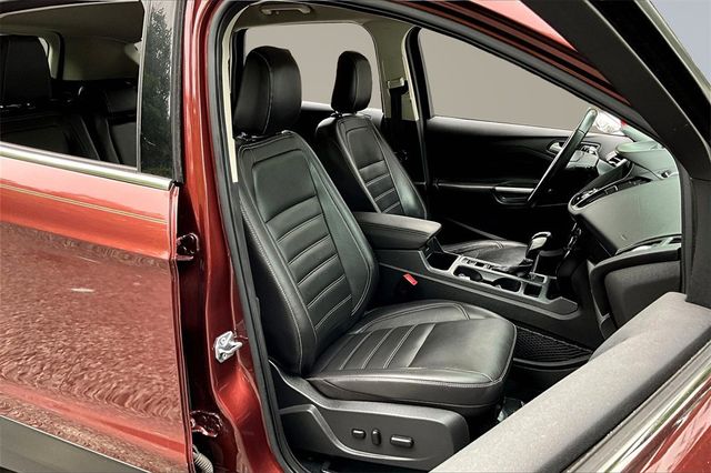 2018 Ford Escape Titanium 4WD - 22953716 - 12