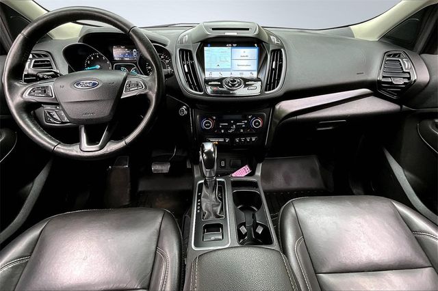 2018 Ford Escape Titanium 4WD - 22953716 - 17