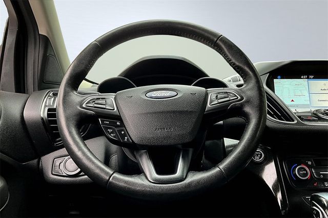 2018 Ford Escape Titanium 4WD - 22953716 - 18