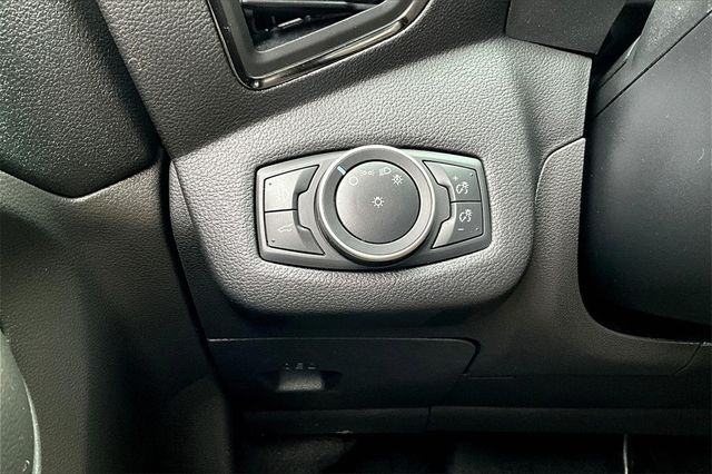 2018 Ford Escape Titanium 4WD - 22953716 - 26