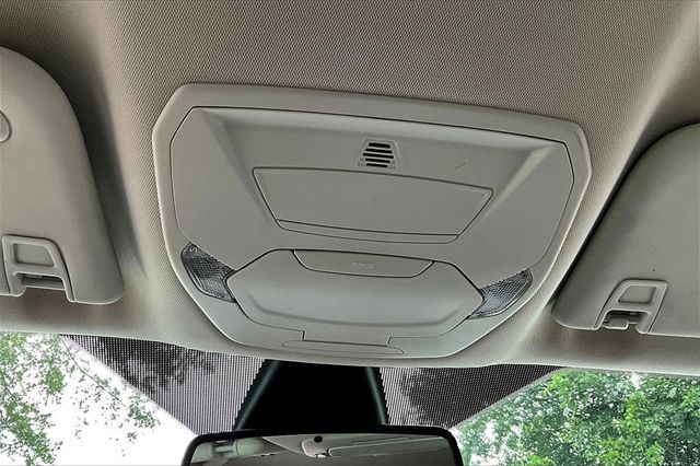 2018 Ford Escape Titanium 4WD - 22953716 - 28