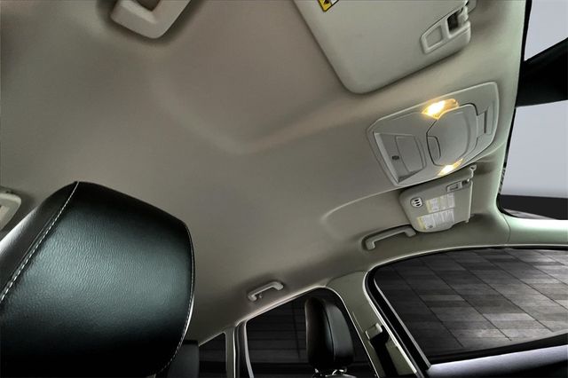 2018 Ford Escape Titanium 4WD - 22953716 - 31