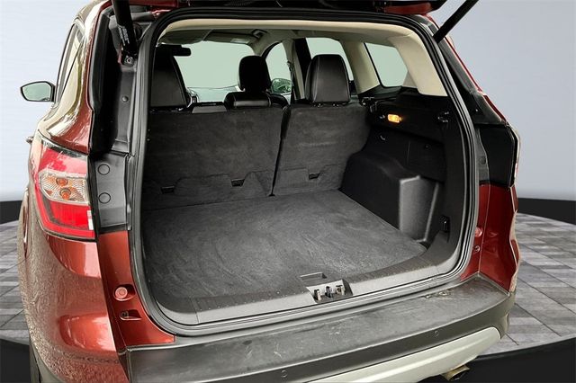 2018 Ford Escape Titanium 4WD - 22953716 - 33