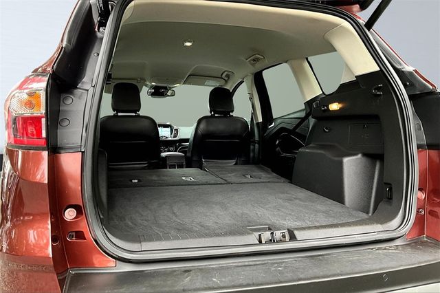 2018 Ford Escape Titanium 4WD - 22953716 - 34