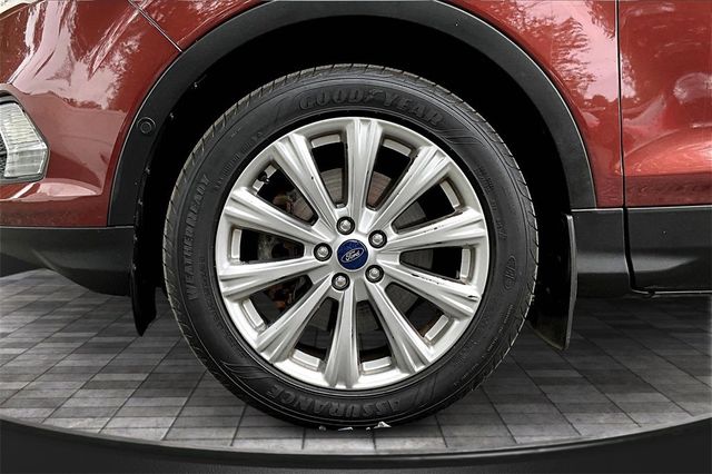 2018 Ford Escape Titanium 4WD - 22953716 - 35