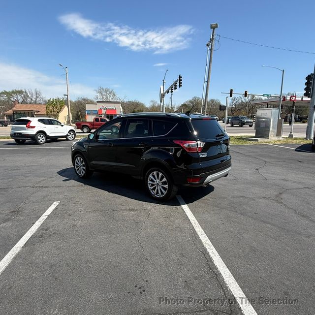 2018 Ford Escape TITANIUM 4WD W/PANORAMIC VISTA ROOF & LEATHER TRIMMED INTERIOR - 23001783 - 9