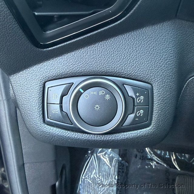 2018 Ford Escape TITANIUM 4WD W/PANORAMIC VISTA ROOF & LEATHER TRIMMED INTERIOR - 23001783 - 30