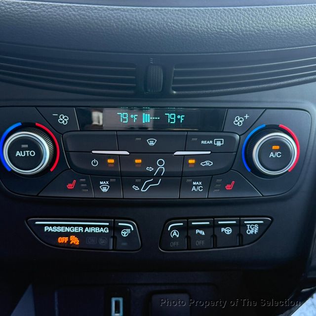 2018 Ford Escape TITANIUM 4WD W/PANORAMIC VISTA ROOF & LEATHER TRIMMED INTERIOR - 23001783 - 38