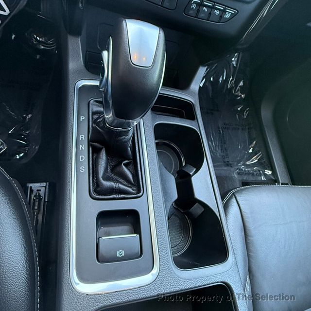 2018 Ford Escape TITANIUM 4WD W/PANORAMIC VISTA ROOF & LEATHER TRIMMED INTERIOR - 23001783 - 39