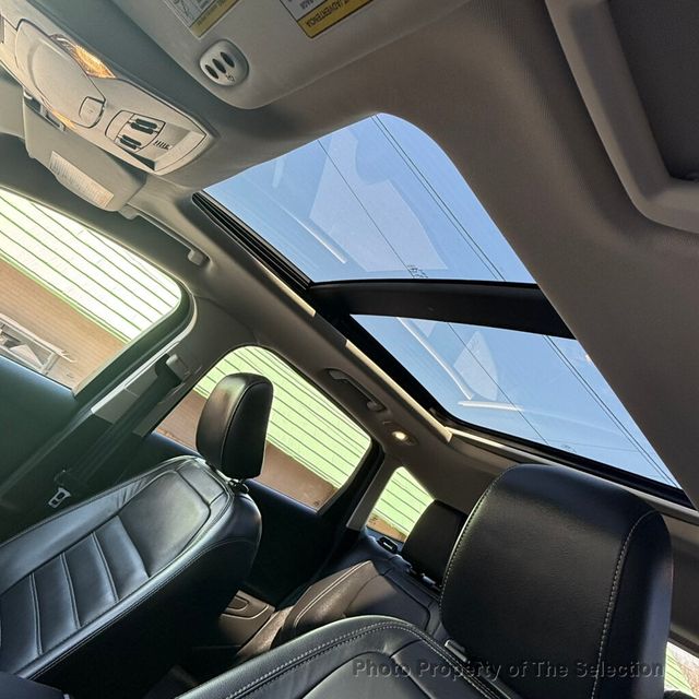 2018 Ford Escape TITANIUM 4WD W/PANORAMIC VISTA ROOF & LEATHER TRIMMED INTERIOR - 23001783 - 40