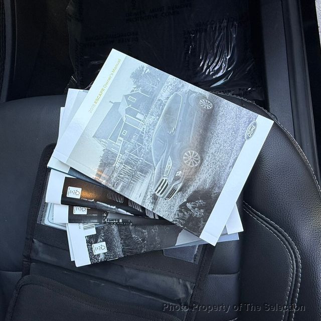 2018 Ford Escape TITANIUM 4WD W/PANORAMIC VISTA ROOF & LEATHER TRIMMED INTERIOR - 23001783 - 48