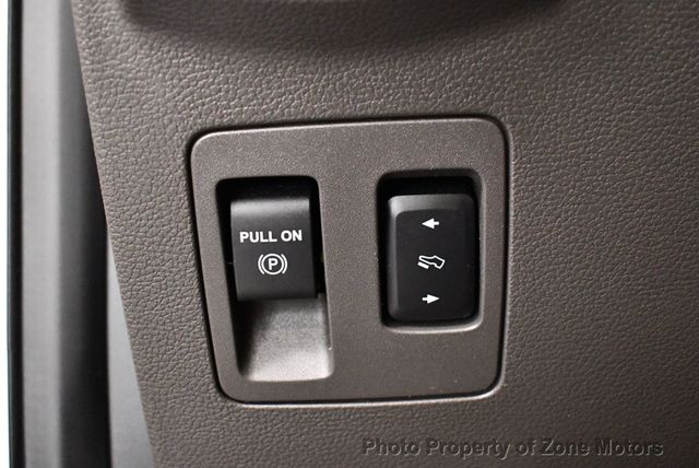 2018 Ford Expedition XLT 4x2 - 22844774 - 34