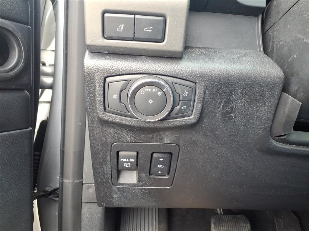 2018 Ford Expedition XLT 4x2 - 22962303 - 15