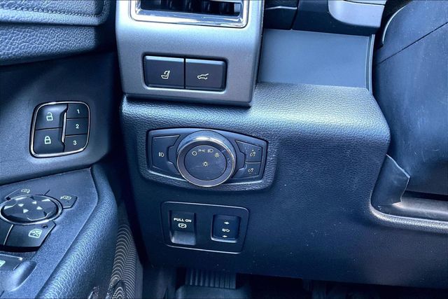 2018 Ford Expedition XLT 4x4 - 23074075 - 28