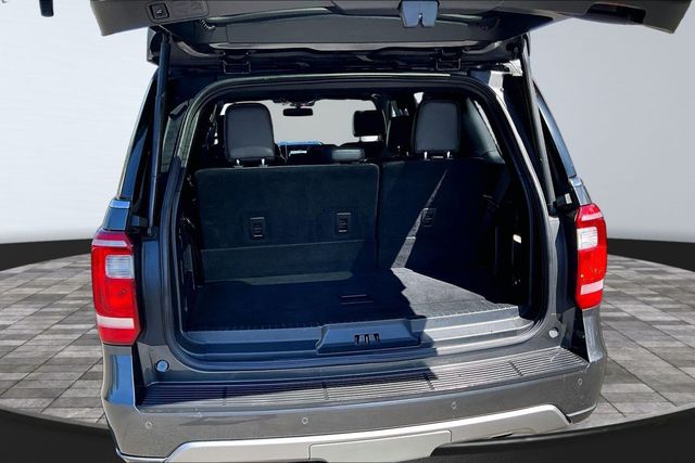 2018 Ford Expedition XLT 4x4 - 23074075 - 38