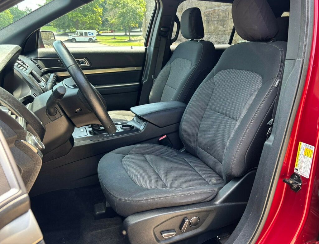 2018 Ford Explorer XLT photo 2