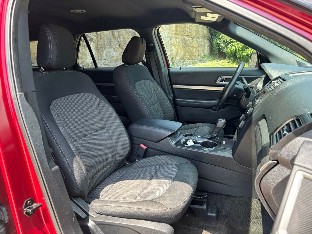 2018 Ford Explorer XLT photo 5