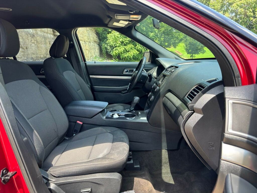 2018 Ford Explorer XLT photo 6