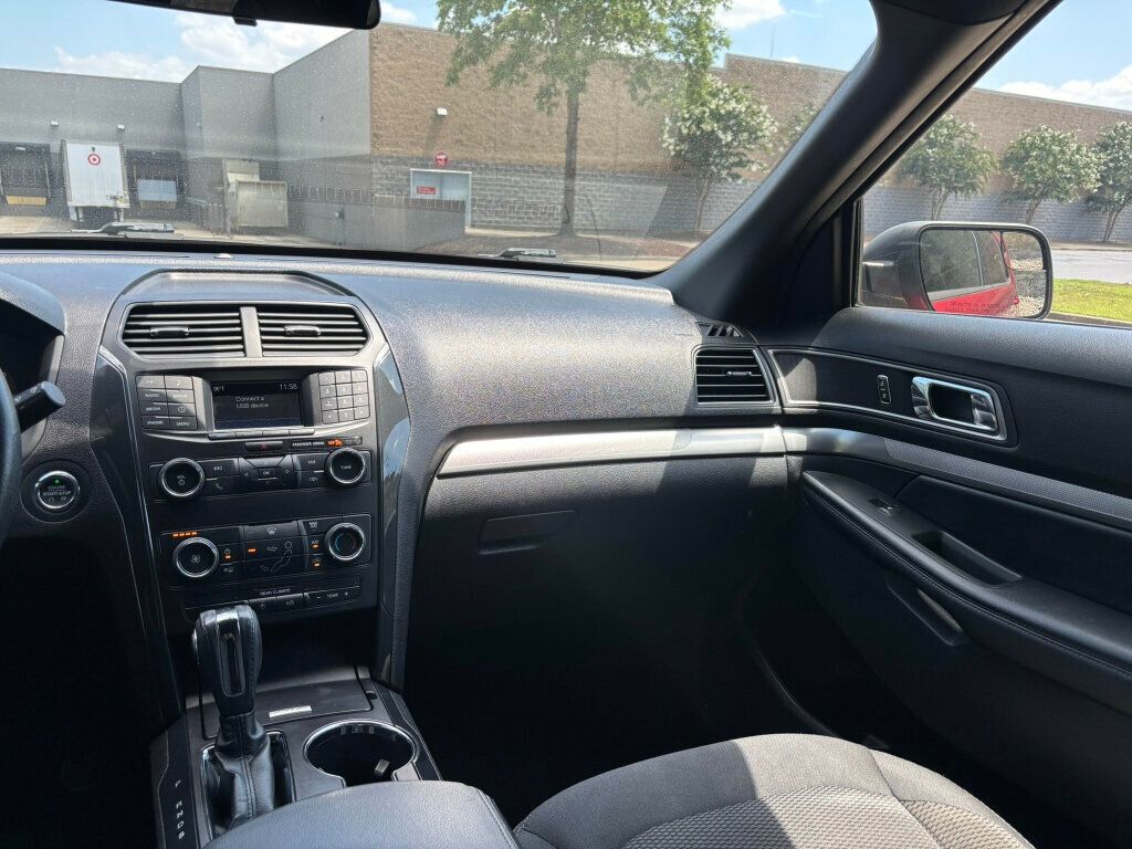 2018 Ford Explorer XLT photo 16