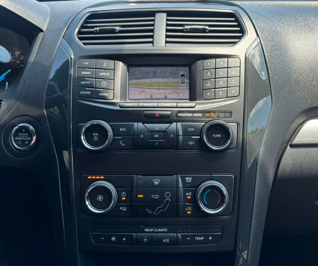 2018 Ford Explorer XLT photo 19