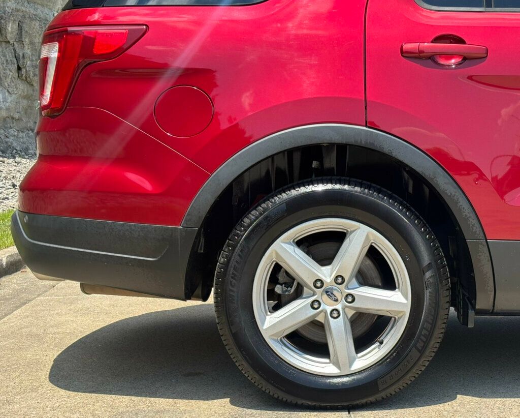 2018 Ford Explorer XLT photo 25