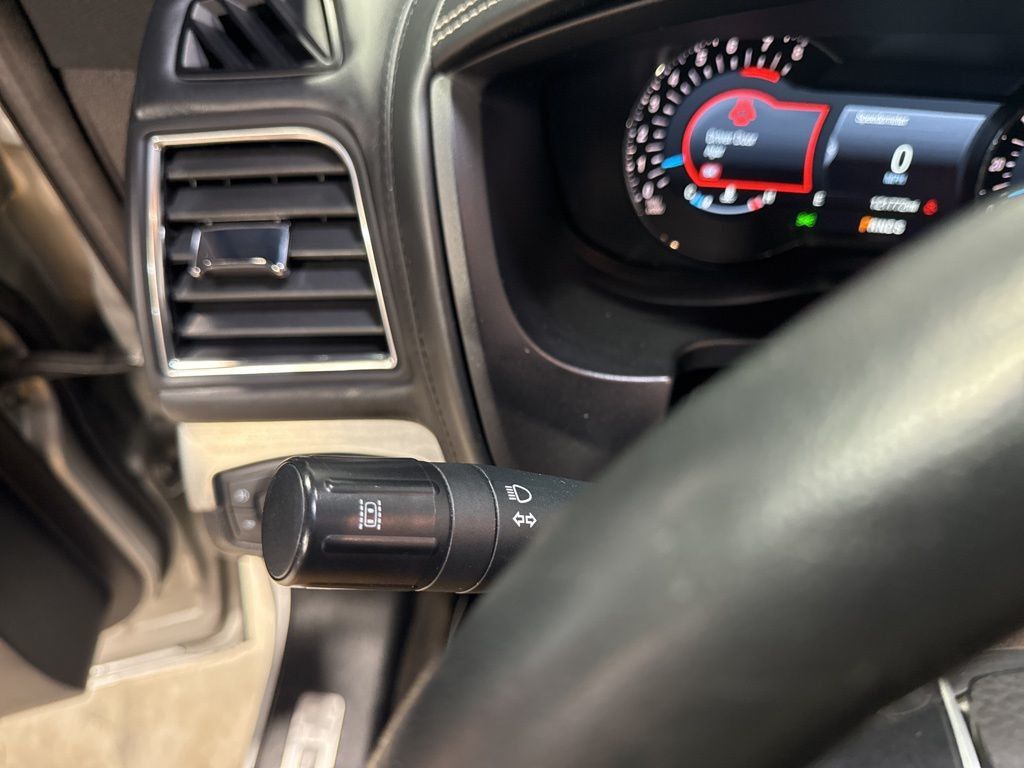 2018 Ford Explorer Platinum 4WD - 22999541 - 21