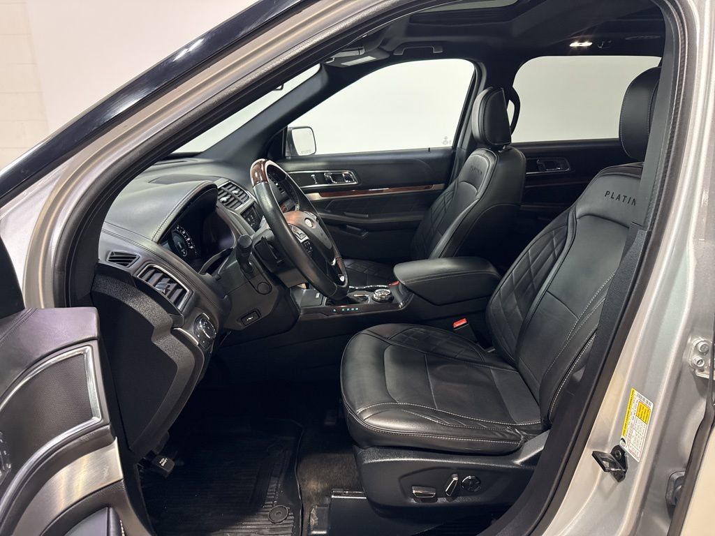 2018 Ford Explorer Platinum 4WD - 22999541 - 38