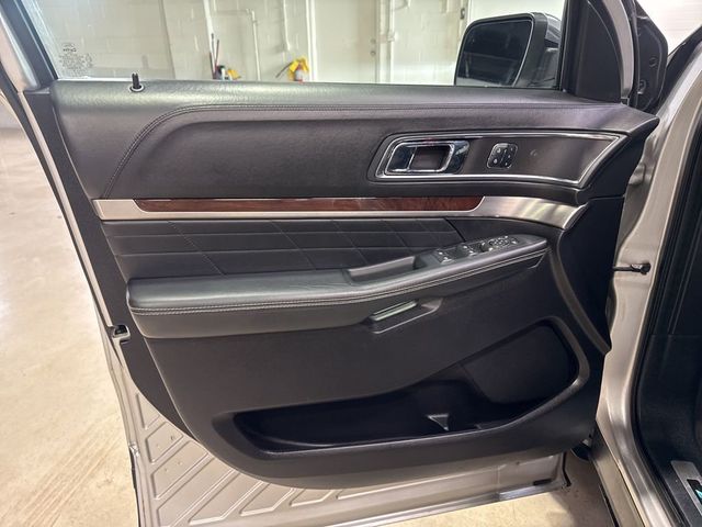 2018 Ford Explorer Platinum 4WD - 22999541 - 45