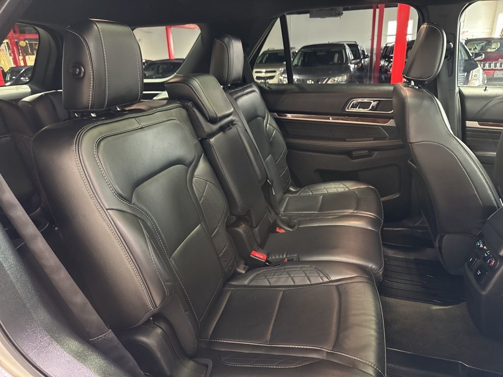 2018 Ford Explorer Platinum 4WD - 22999541 - 59