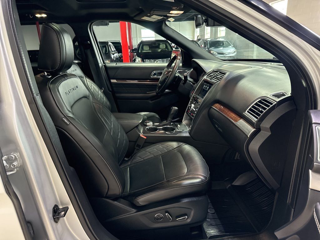 2018 Ford Explorer Platinum 4WD - 22999541 - 62