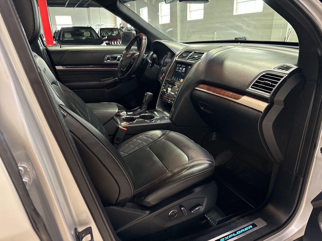 2018 Ford Explorer Platinum 4WD - 22999541 - 63