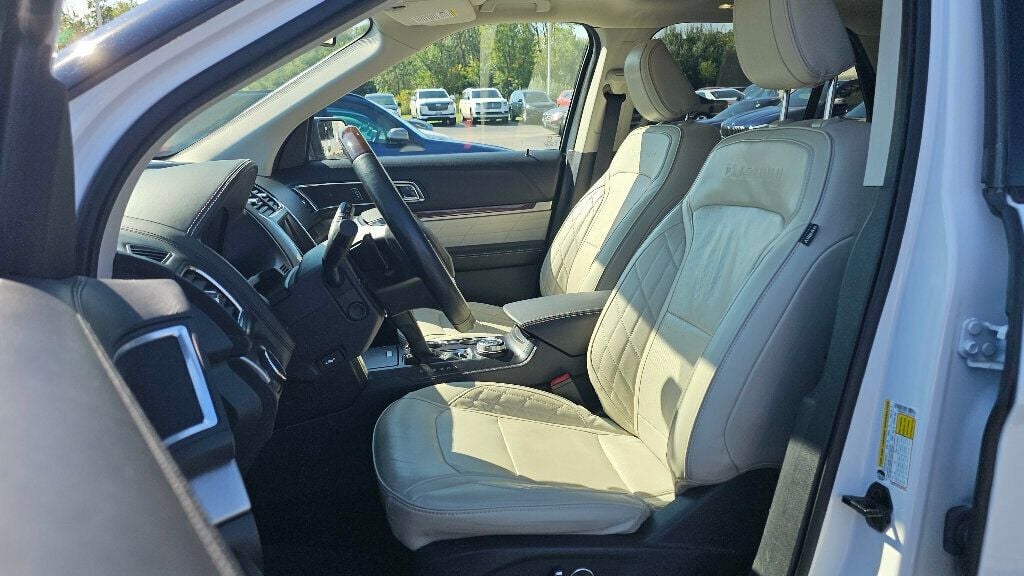 2018 Ford Explorer Platinum photo 15