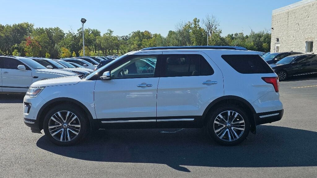 2018 Ford Explorer Platinum photo 16