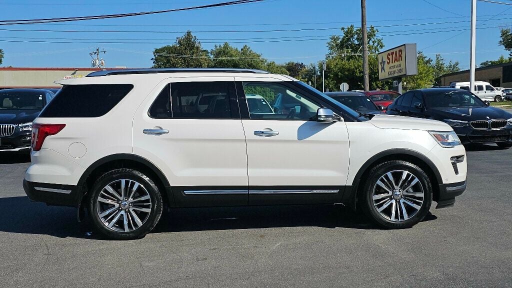 2018 Ford Explorer Platinum photo 17