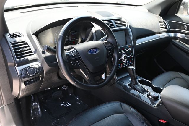 2018 Ford Explorer Sport 4WD - 23058874 - 9