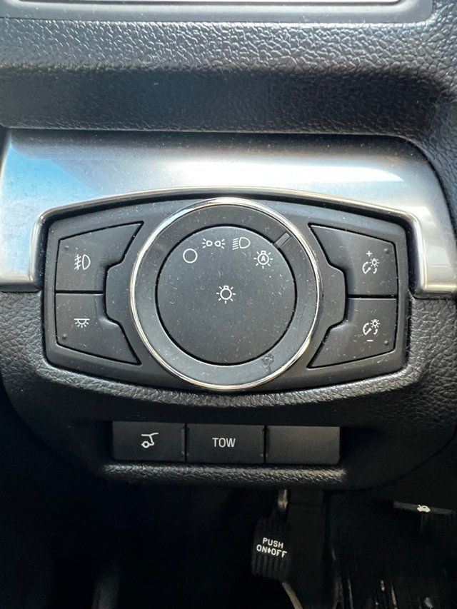 2018 Ford Explorer Sport 4WD - 22945101 - 3