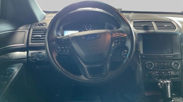 2018 Ford Explorer XLT 4WD - 22979966 - 14