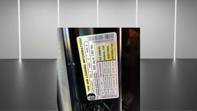 2018 Ford Explorer XLT 4WD - 22979966 - 17