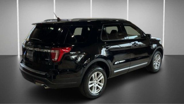 2018 Ford Explorer XLT 4WD - 22979966 - 3