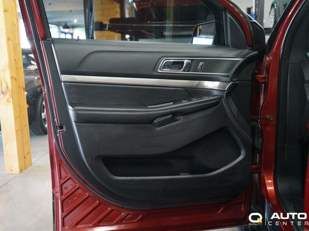 2018 Ford Explorer XLT 4WD - 22917676 - 16