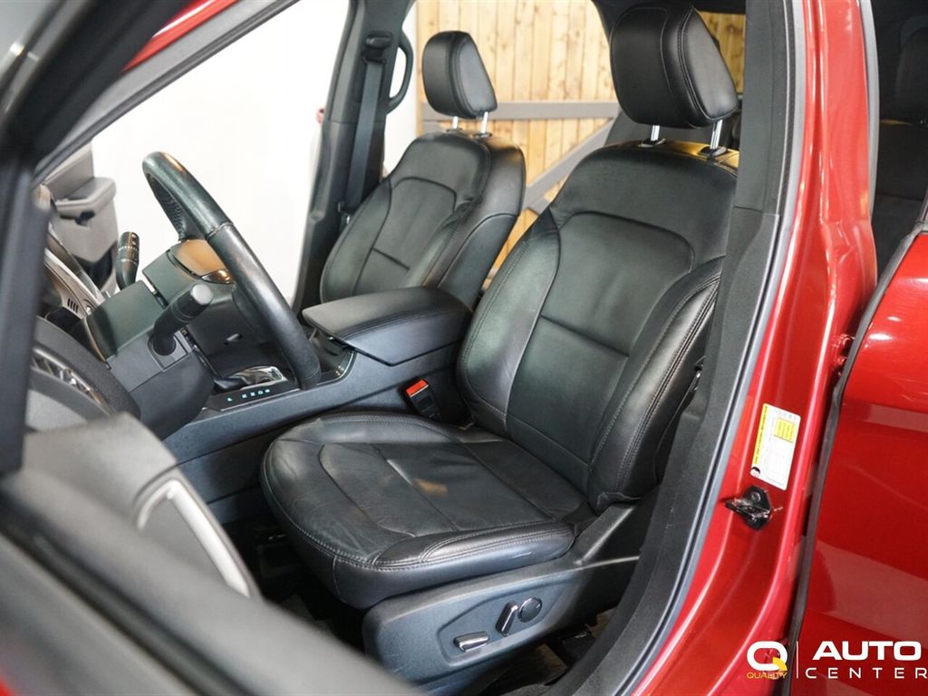 2018 Ford Explorer XLT 4WD - 22917676 - 20