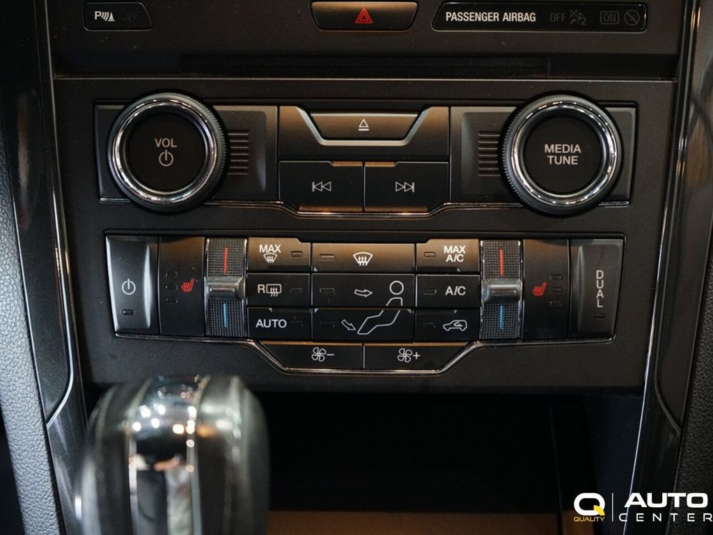 2018 Ford Explorer XLT 4WD - 22917676 - 28