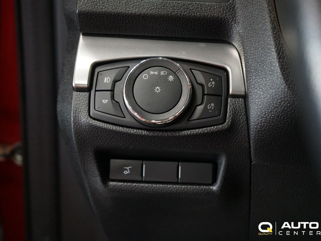 2018 Ford Explorer XLT 4WD - 22917676 - 31