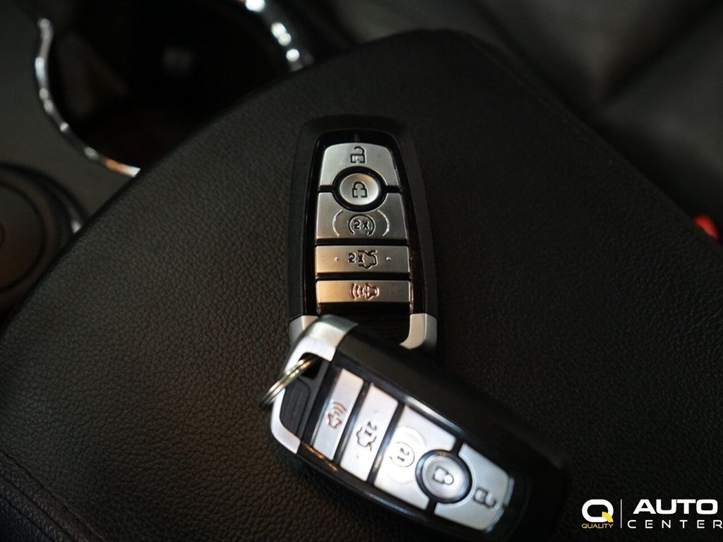 2018 Ford Explorer XLT 4WD - 22917676 - 35