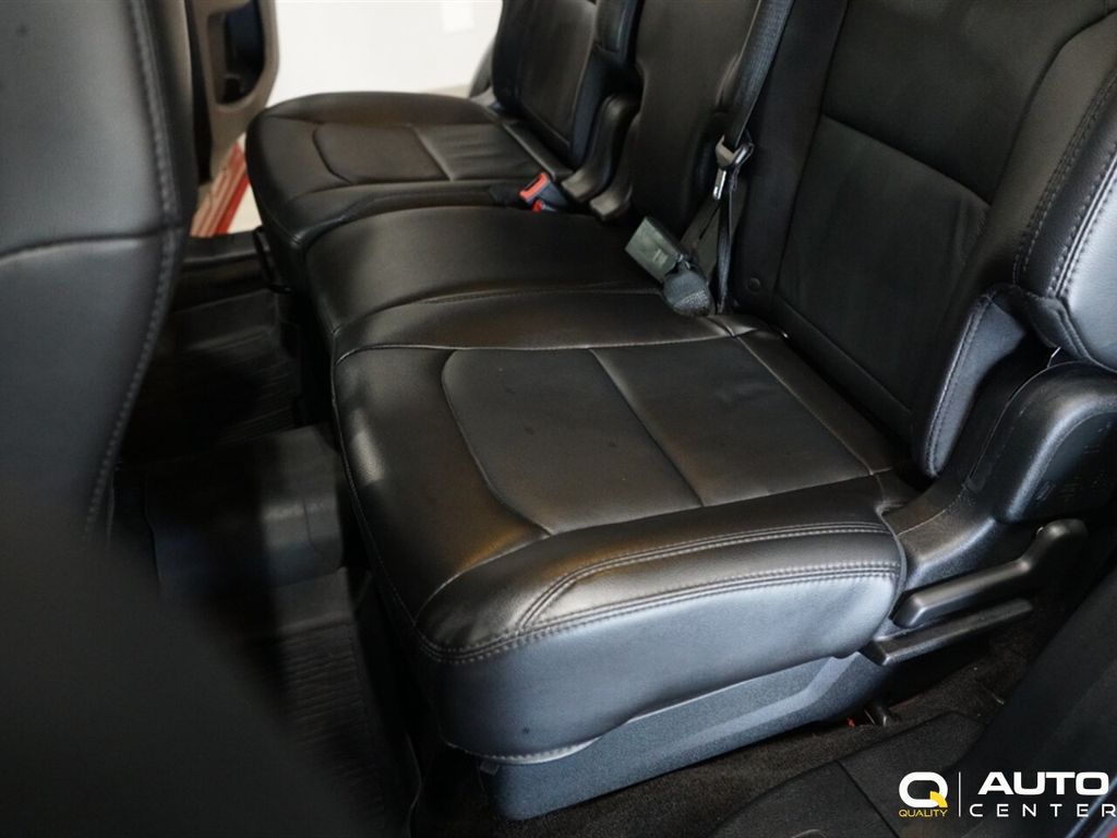 2018 Ford Explorer XLT 4WD - 22917676 - 38