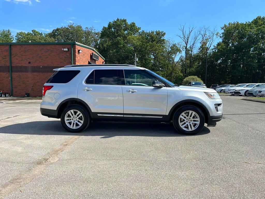 2018 Ford Explorer XLT 4WD - 22602688 - 3