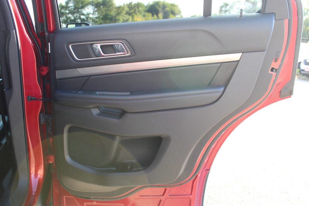 2018 Ford Explorer XLT 4WD - 22913271 - 15