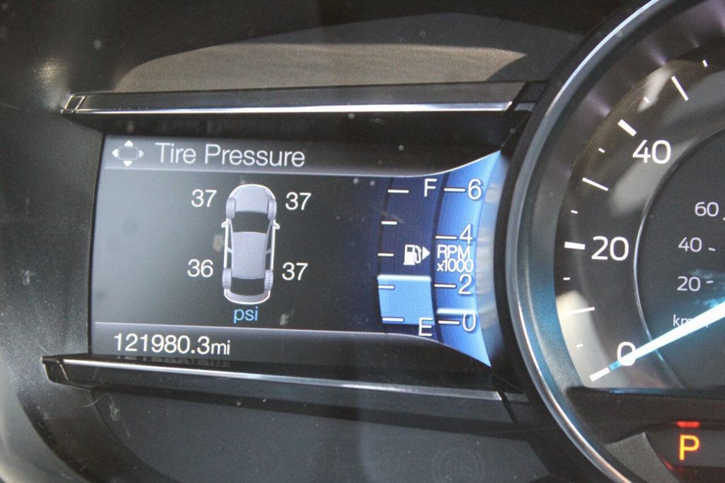 2018 Ford Explorer XLT 4WD - 22913271 - 26