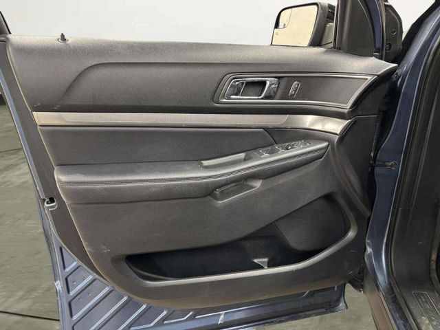 2018 Ford Explorer XLT 4WD - 22962420 - 9