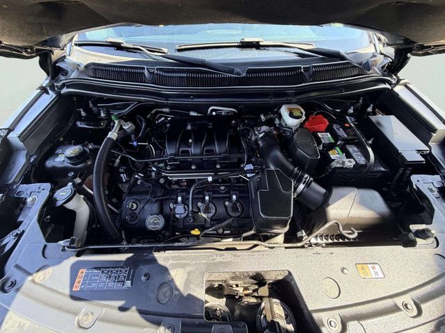 2018 Ford Explorer XLT 4WD - 23033654 - 14